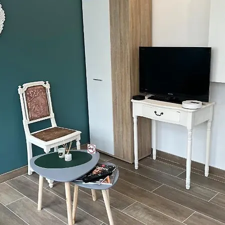 Apartment Centre Avec Parking Privatif *