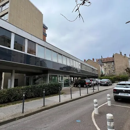 Centre Avec Parking Privatif *