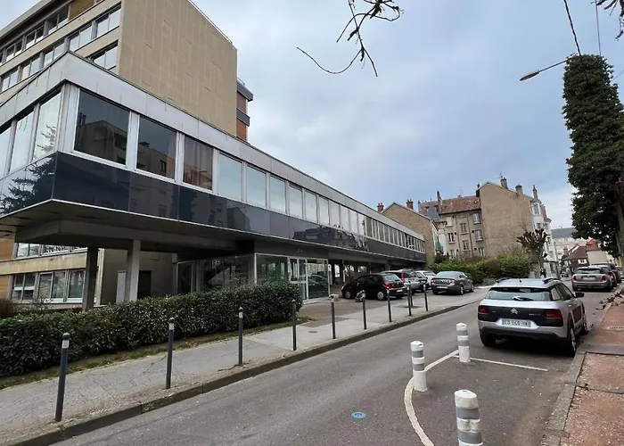 Centre Avec Parking Privatif *